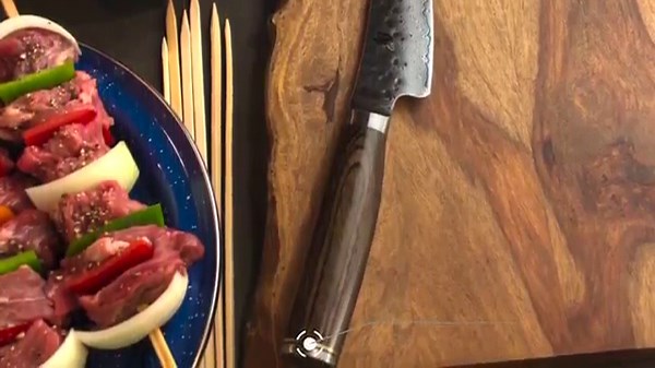 Shun Premier 8" Chef's Knife, Handcrafted Japanese Kitchen Knife for Professional and Home Chefs, VG-MAX Core with Damascus Stainless Steel Cladding, Pakkawood Handle