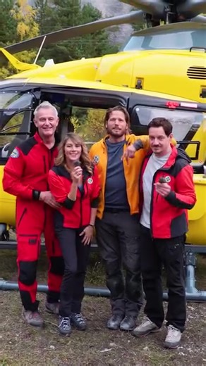 Guten Morgen!!! Es ist soweit! Ab 10:00 Uhr sind die neuen Folgen von DIE BERGRETTER in der ZDF Mediathek verfügbar. Viel Spaß beim Binge-Watching! | Die Bergretter