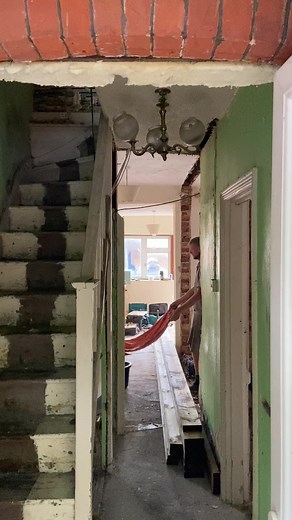 Discover the Meaning of 'Wacko' in English