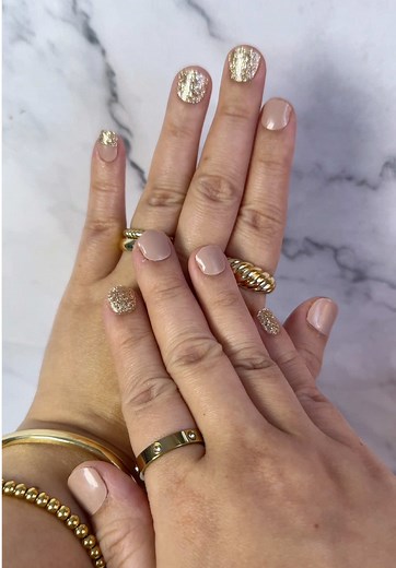 Let’s talk nails for a minute I’m seriously obsessed with how quick and easy to apply these nails are 💅 Introduced in Korea in 2019 Ohora quickly became the #1 best-selling gel nail brand in both Korea and Japan and for good reason! They have variety of beautiful designs, making it super easy to get salon quality gel nails right at home. These gel strips are made from 60% cured authentic gel, so when you cure the remaining 40% with a UV lamp, they harden up just like salon gel nails. 💅 Look ho