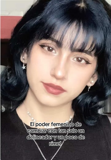 Transforma tu mirada con delineador y rímel