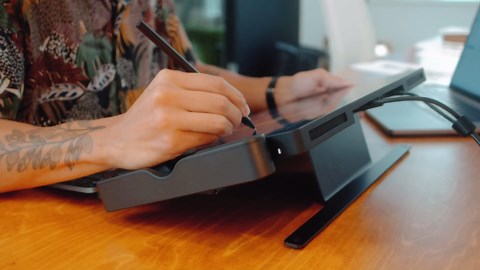 Wacom Cintiq Pro 17 Adjustable Stand