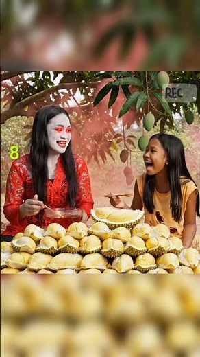 Kuntilanak makan rujak di halaman