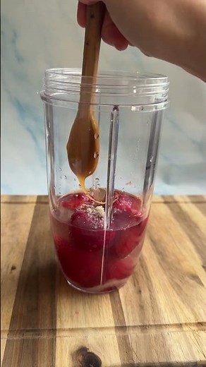 natural homemade diy strawberry gatorade