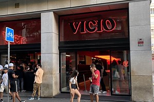 Llama al 112 porque la hamburguesería del 'masterchef' Aleix no tiene carta en catalán (ni hoja de reclamaciones)