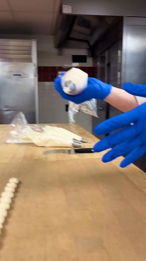 16K views · 190 reactions | Buttercream Piping Like a Pro! ✨...