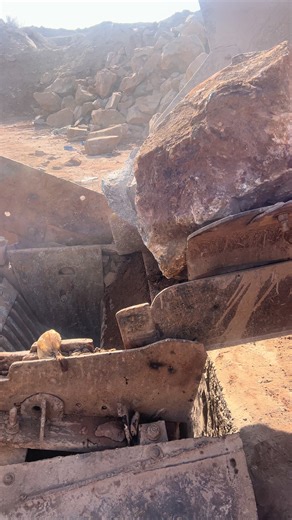 Stone Crushing Power! 🪨💥 Jaw Crusher at Work #JawCrusher #StoneCrushing #Crushing #Mining #HeavyMachinery