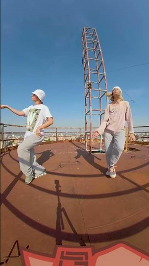 Hip hop on the roof✌️ #vrkings #roof #hiphop