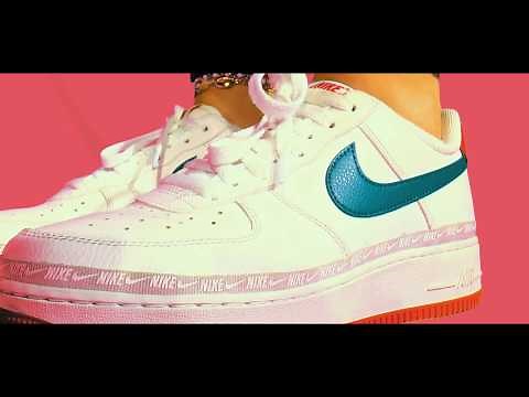 Nike Air Force 1 Advertisement