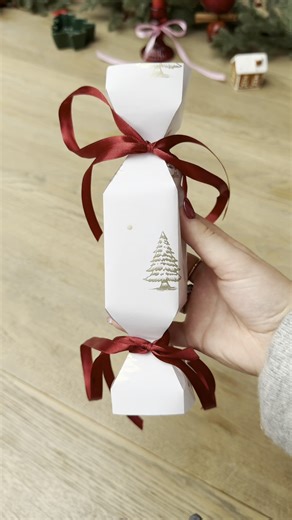 168K views · 392 reactions | Save time (and tape!) this Christmas with our favourite wrapping hack - easy, quick, and totally gift-worthy   | Primark | Facebook