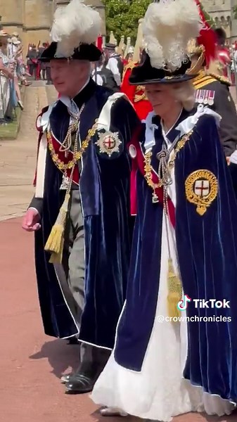 Members of the Royal Family have arrived for Order of the Garter service at St George’s Chapel, Windsor Castle. 🎥 Lizzie Robinson #royals #royal #royaltok #britishroyals #britishroyalfamily #britishmonarchy #royalty #crownchronicles #thecrownchronicles #reel #reels #fyp #explore #explorepage #windsorcastle #windsor #theking #thequeen #princewilliam #princeofwales #princessanne #theprincessroyal