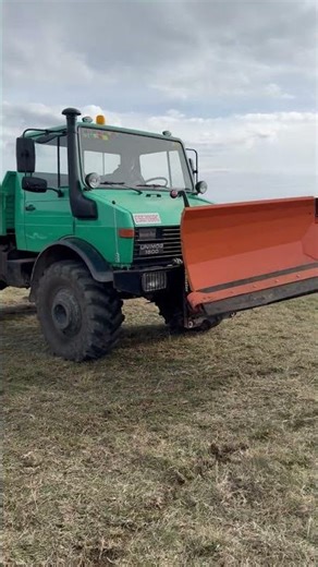 This Unimog Does What Regular Trucks Can't #offroad #unimog #vehicles
