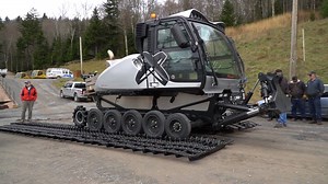 🎄 🎅 🎉 Christmas came early on the Snowshoe Mountain, in West Virginia with the arrival of a brand new PRINOTH BISON X snow groomer! The crew sets it up and and gets it ready to roll for the season! 👨‍🔧 🛠 #PRINOTH #BISONX #prinothsnowgroomers | Prinoth Snow Groomers