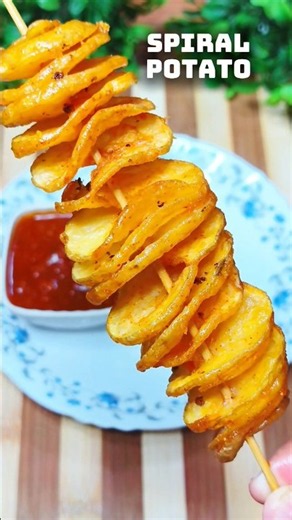 Viral spiral potato recipe👨‍🍳😋 #trending #food #viral #recipe #spiralpotato #potato