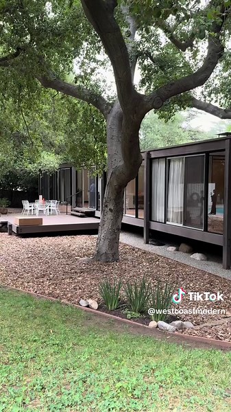 the local project and west coast modern tour the modern houses of los angeles for years, i've admired @The Local Project, a magazine based in australia renowned for championing some of the world's most extraordinary designs. their dedication to celebrating the artistry of design and ability to arrive at the nucleus of their authentic stories continues to be a major source of inspiration. so, when the local project invited us to join them on their visit to north america, we jumped at the opportun