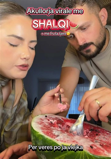 Akullorja virale me shalqi: Receta e verës me fruta të tjera