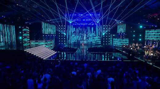 And so it begins! Here's a warm welcome from your 2022 #MTVAwards Host, Vanessa Hudgens 🥰️ | MTV Movie & TV Awards