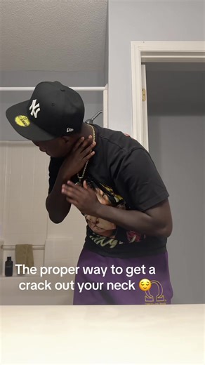 The only right way Lmaoo #quetok #ques #xybca #bruhz #xzybca | neck cracks