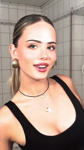 Sara Crumbleleg TikTok Compilation
