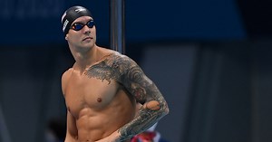 Récord y oro olímpico para Dressel en 100 metros libres de natación