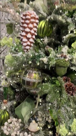 Nature-Inspired Holiday Magic 🎄✨ #ChristmasDecor #TreeInspo