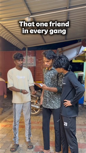 one friend in every gang😂