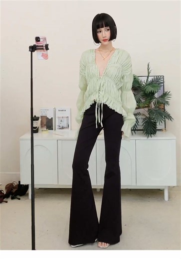 𝐁𝐞𝐥𝐥𝐚 𝐓𝐨𝐩 𝐱 𝐃𝐞𝐥𝐢𝐞 𝐏𝐚𝐧𝐭𝐬 #outfitideas #berriesstudio