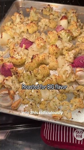 Easy Roasted Cauliflower Soup #cauliflowersoup #glutenfreerecipes #easysouprecipes #healthydinner