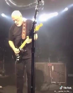 Is this one of the greatest guitar solos of all time? David Gilmour #pinkfloyd #comfortablynumb #guitarsolo | Radio Caroline