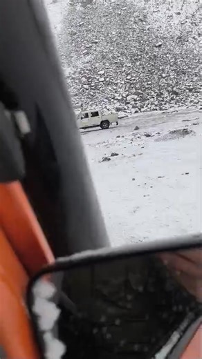 Snowfall Advisory Update It was observed that due to fresh snowfall during the last night, movement of vehicles was restricted as per the issued advisory, and tourists were allowed only up to 18 Dett. Today, approximately 250 vehicles arrived at the location. Keeping in view the prevailing road and weather conditions, all tourists were properly informed, guided as per the advisory, and safely escorted back to ensure their safety. District Police Lahaul & Spiti appeals to all tourists and commute