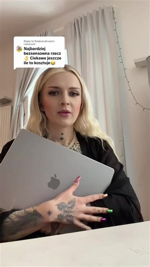 Replying to @Radeonski.exe Ej serio odkąd sama sobie kupuje sprzęty w moim dorosłym życiu to absolutną PODSTAWĄ jest z dniem kupienia sprzętu kupić do niego zabezpieczenie! Myślałam nawet o szkle na ekran ale były tylko folie a folie odejmują jakości wyświetlaczu. Tak więc naprawdę zachęcam was do tego bo przedłużacie tym tylko życie swoich perełek ❤️ . . . #macbook #apple #case #bezpieczenstwo #elektronika