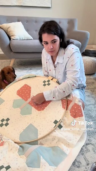 Over 7hrs of work squeezed in 2 minutes. Hand stitching is 100% worth it 🤍🦋 #stayathomemom #scrappymom #quilttok #quilttherapy #babyquilt #handstitching #handstitches