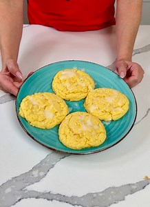 easy lemon cookies! these soft lemon cookies are so good and so easy! | Kristin's Friends