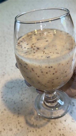 Chia Seed Smoothies: Healthy Recipes and Tips