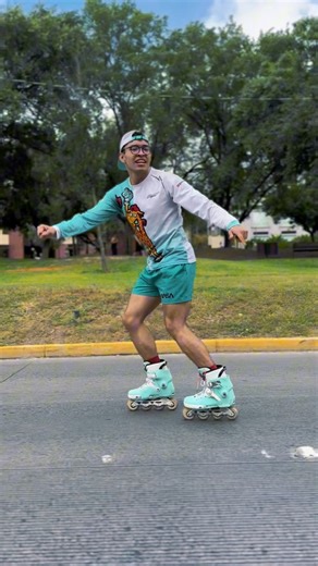 Un reguetón en patines #mty #patinaje #monterrey #tutorial #patines #inlineskate #principiante | Andony Roller