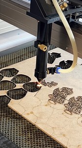 Les muestro la máquina cortadora laser para decoraciónes en mdf o madera | GUMMO
