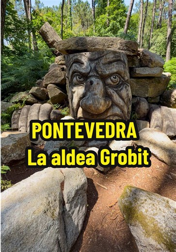 Un lugar magico de Galicia para visitar con niños 😍 En la Illa da Toxa, O Grove (Pontevedra) van a encontrar la Aldea dos Grobits, los primos gallegos de los Hobbits… Allí las niñas pueden jugar y divertirse en sus casitas, y en todos los juegos infantiles que hay. Además, por el bosque van a encontrar muchísimos animales y seres fantásticos, tallados en madera… son hermosos!!! ❤️ Ustedes conocían la Aldea dos Grobits de O Grove??? Les leo en los comentarios 👀 #pontevedra #illadatoxa #ogrove #