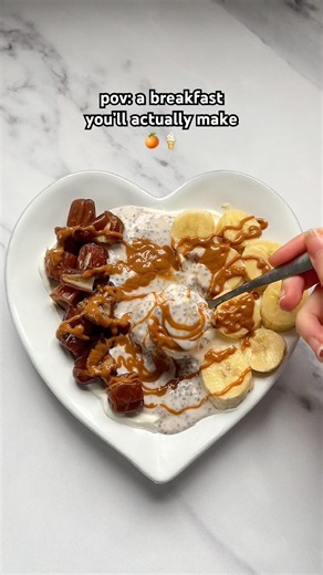 This viral orange chia pudding yoghurt bowl will be your new morning obsession 🍊🩸
