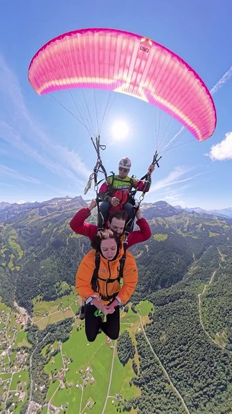 Parachute danger #trending #girl #foryou #funny #parachute #fly #gliding #dangerous #wow#1million #views#cutegirl