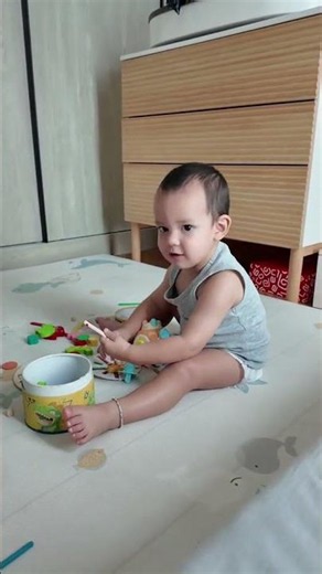 Nhóc Eli Nay Đã Lớn, Biết Trả Treo Ba Dũng Gee Nhưng Vẫn Đáng Yêu Hết Nấc Khiến Mẹ Vy Phạm Tan Chảy