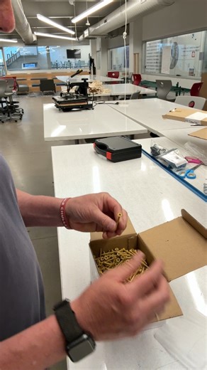 Watch basic construction screw on Amazon Live