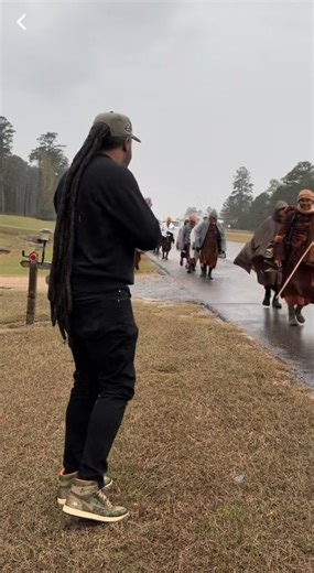 American Man Bows and Greets Walk for Peace Monks in Very Rainy and Difficult Weather Conditions