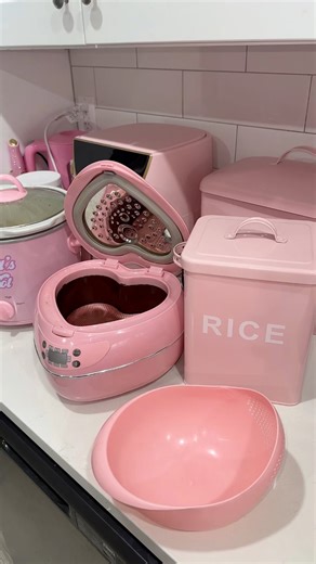 Rice in my pink kitchen 🍚🎀 #pinkaesthetic #pinkfinds #pinkkitchen | Roderica Scott