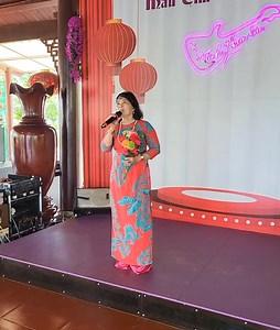 1.1K views · 13 reactions | Vũ công Ngọc Mai thể hiện Tuyệt vời Ca khúc. NỔI BUỒN ĐÊM ĐÔNG Sàn KHU VƯỜN MÀU TÍM. 15 /02 /2025 | Chau Hanh | Facebook