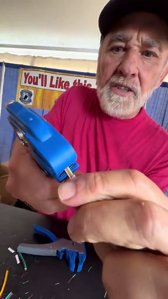 Automatic Wire Stripper Tool for Easy Cable Removal and Cutting