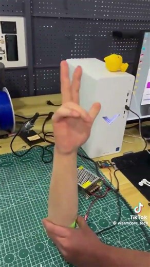 This robotic hand looks almost human. #robot #ai #automobile #engineering #robotics #3dprinting