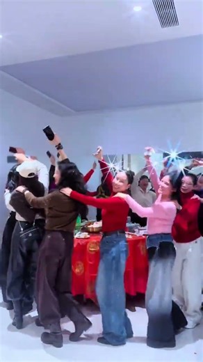 Round Table Dance Extravaganza: Passionate Love Lights Up the Party