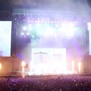 1.7K views · 208 reactions | Travis Scott - SICKO MODE (Live) | 푆푢푚푚푒푟 푟표푚푎푛푐푒 | Facebook