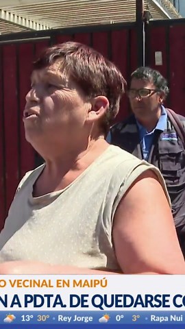 🔴 La presidenta de una junta de vecinos en Maipú fue acusada de robarse los fondos junto a su esposo quien además era el tesorero de la comunidad, para viajar a Estados Unidos a visitar a su hijo. Las vecinas denunciaron este hecho que venía ocurriendo hace ya 20 años, pero que según la acusada