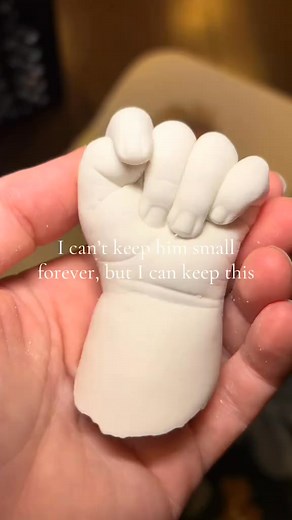 Capture Tiny Moments, Create Lasting Memories Ever wish you could freeze time — With our Baby Hands & Feet Cast Kit, you can turn those fleeting moments into a beautiful keepsake you’ll treasure forever. What’s Included Everything you need to create detailed molds of your baby’s hands and feet. Safe & gentle materials — baby-friendly and easy to use (ages 0–2). art: A timeless cast to display proudly — a memory that lasts a lifetime. A Gift of Love & Art Perfect for baby showers, first birthdays